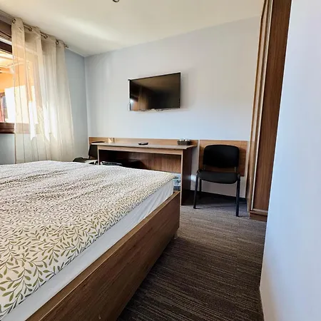 Aparthotel Restauracja Ibiza Ludwikowice Kłodzkie Exteriér fotografie