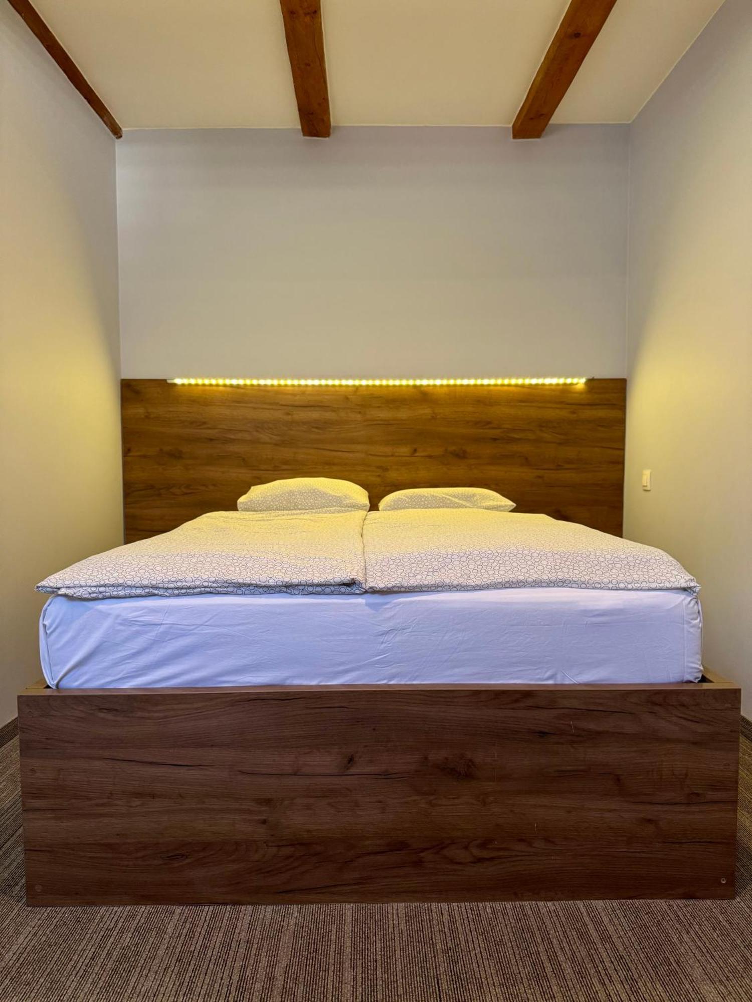 Restauracja Ibiza Hotel apartamentowy 3*